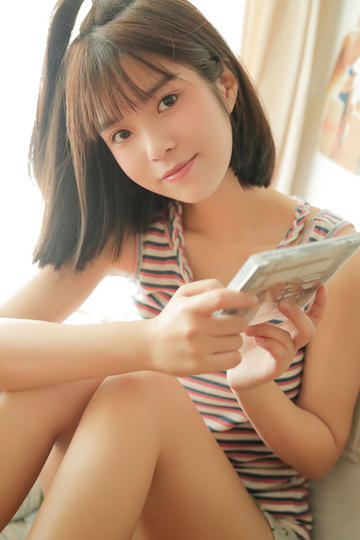 二月女厕偷拍散尿KTV,女厕隐私侵犯,偷拍散尿事件引关注